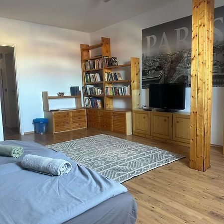 Hotello Apartmanhaz Es Panzio 佐洛埃格塞格 外观 照片