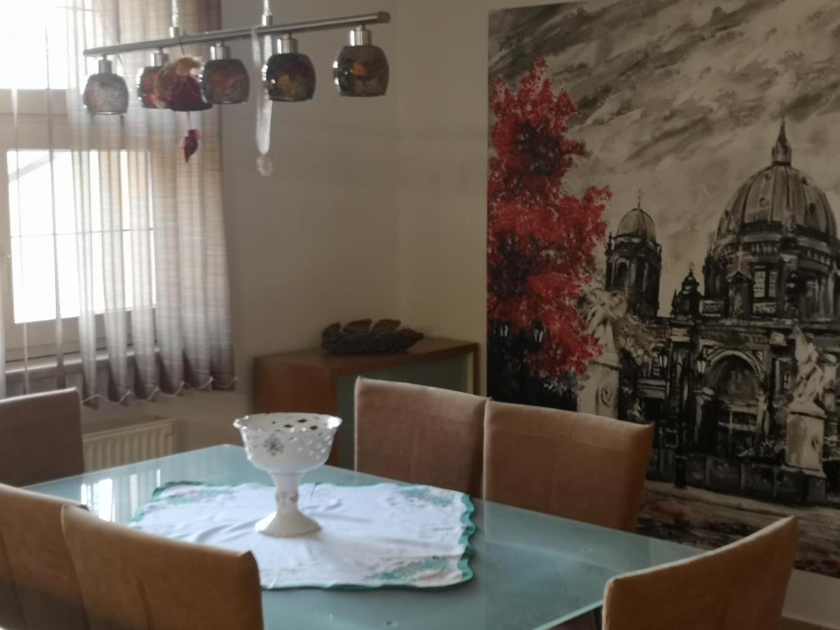 Hotello Apartmanhaz Es Panzio 佐洛埃格塞格 外观 照片