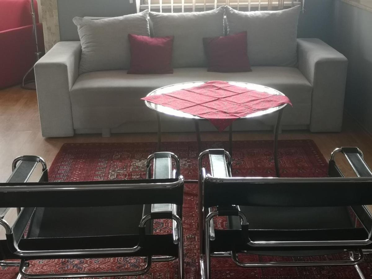 Hotello Apartmanhaz Es Panzio 佐洛埃格塞格 外观 照片