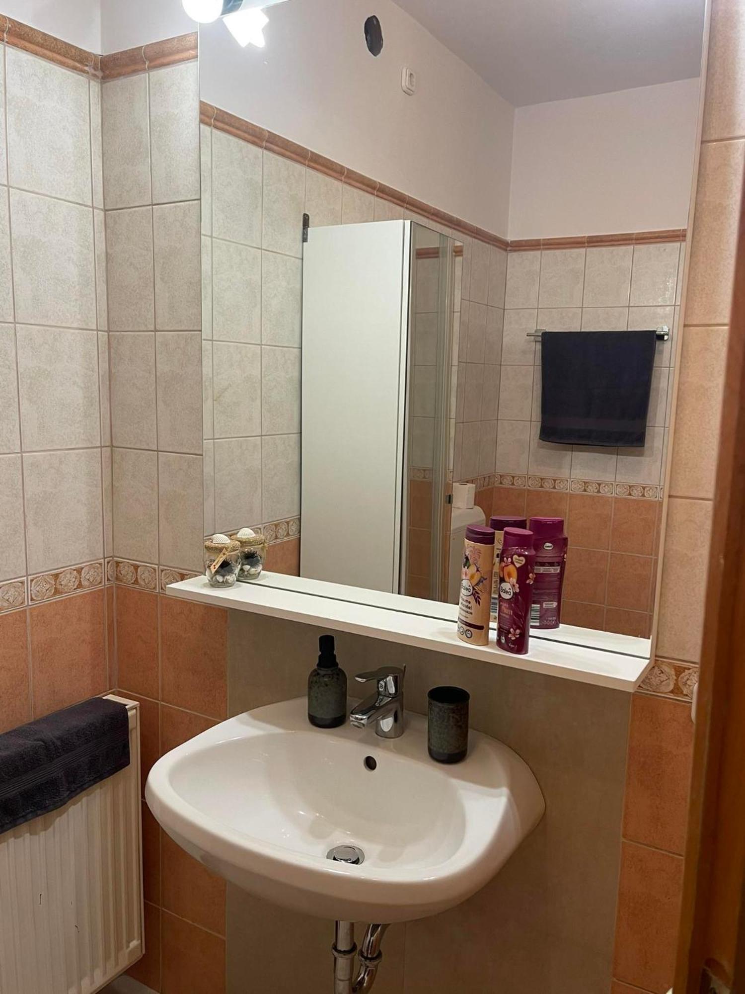 Hotello Apartmanhaz Es Panzio 佐洛埃格塞格 外观 照片