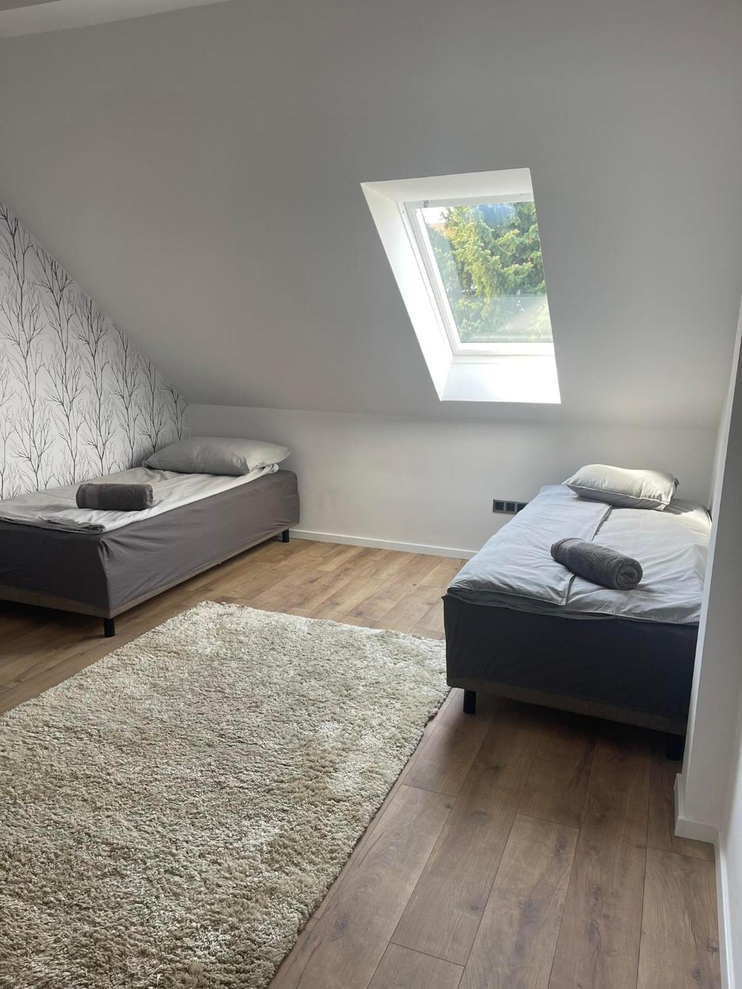 Hotello Apartmanhaz Es Panzio 佐洛埃格塞格 外观 照片