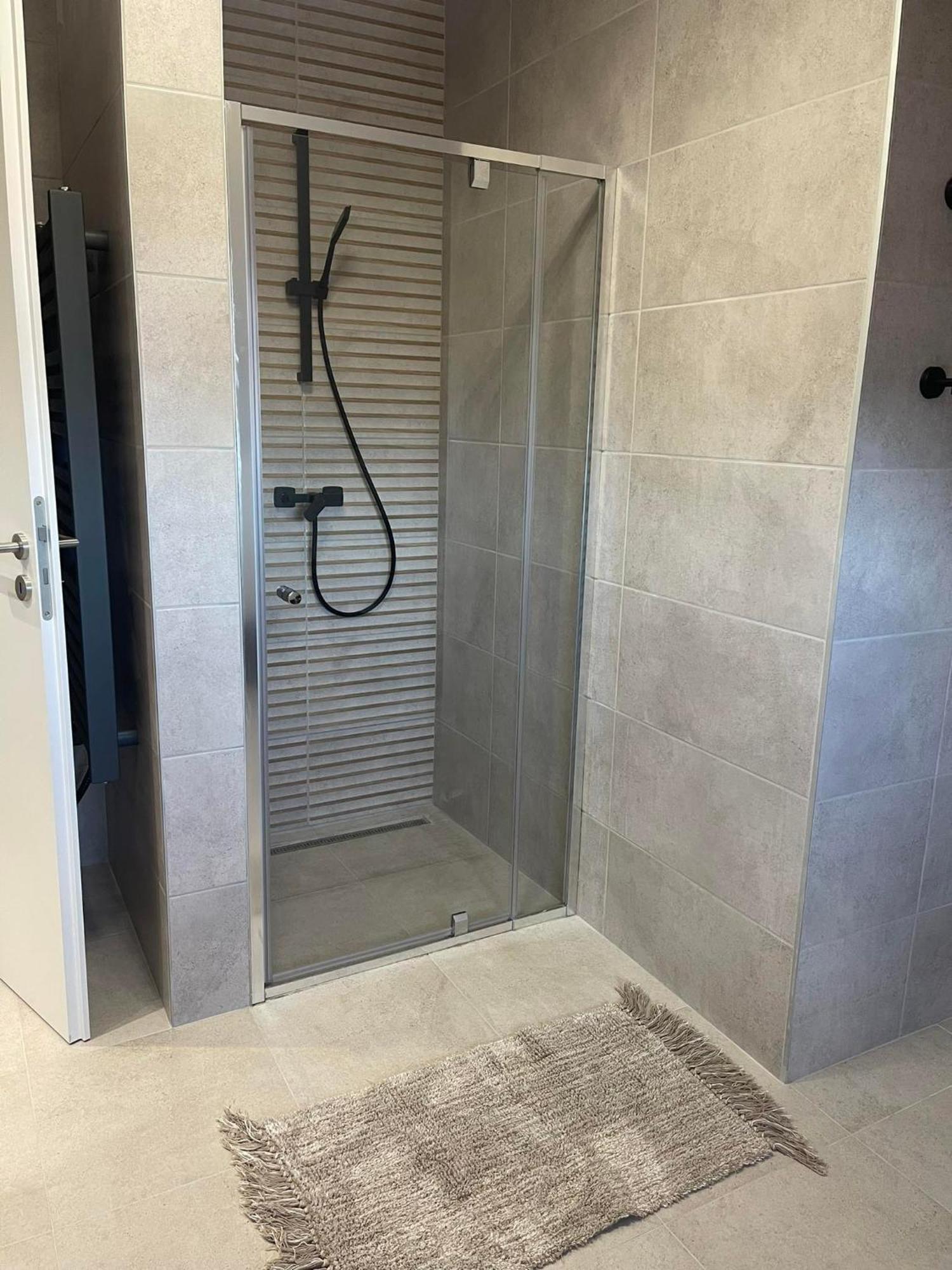 Hotello Apartmanhaz Es Panzio 佐洛埃格塞格 外观 照片