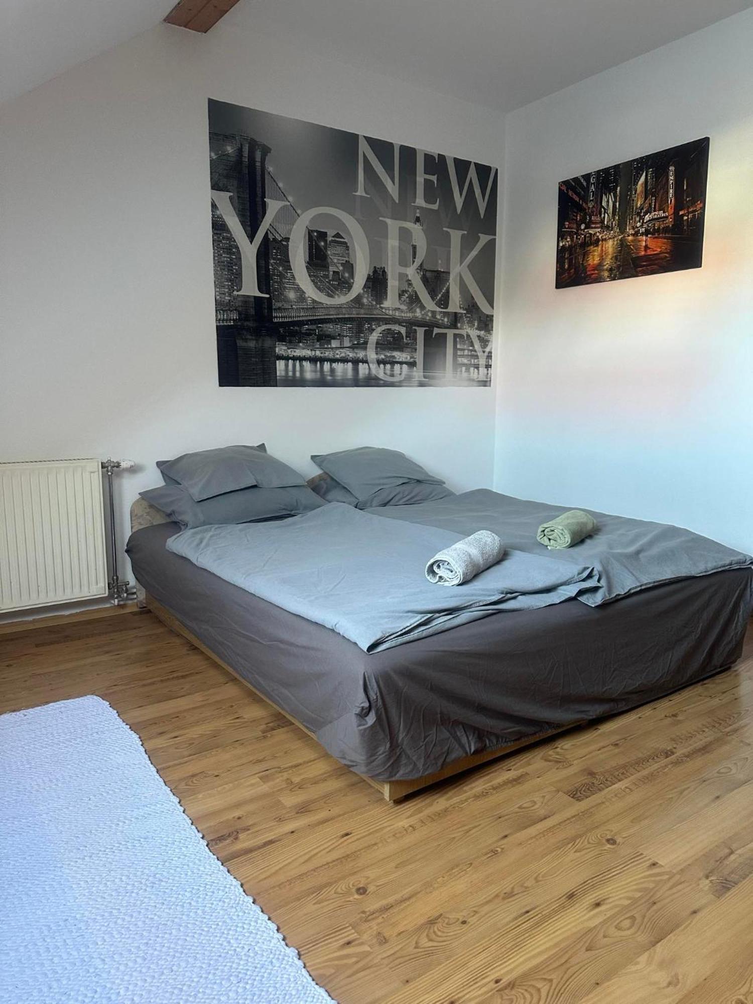 Hotello Apartmanhaz Es Panzio 佐洛埃格塞格 外观 照片